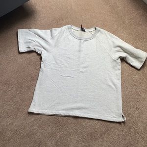 Short sleeve sweater